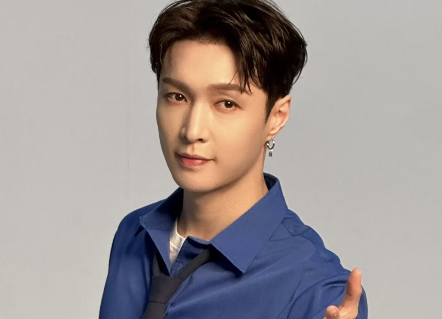 张艺兴缺席 EXO 见面会引争议！紧急返京竟是为这事儿，SM 临时通知遭吐槽