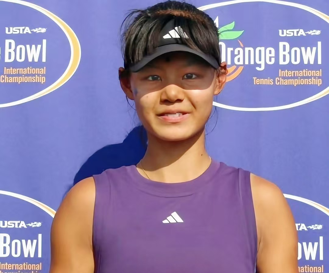 从输球到碾压！15 岁孙心然橘子碗复仇夺冠，成中国网坛第一人