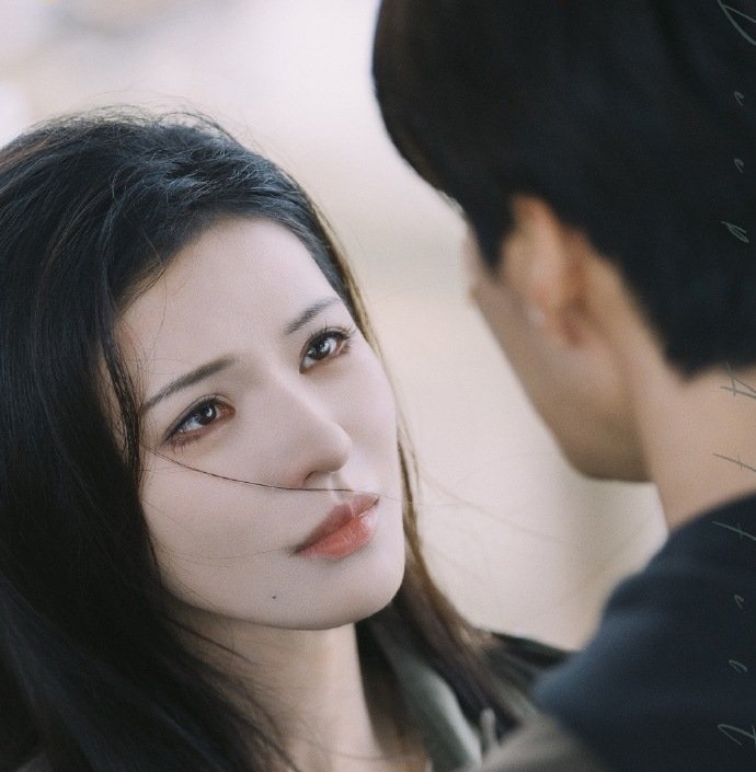 男人这三个举动，不是喜欢，是深爱才会有的