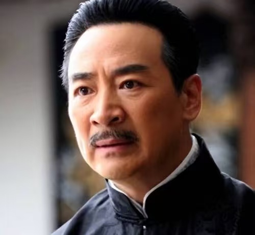 戏里演尽父子情深，戏外却被 18 岁儿子疏远？