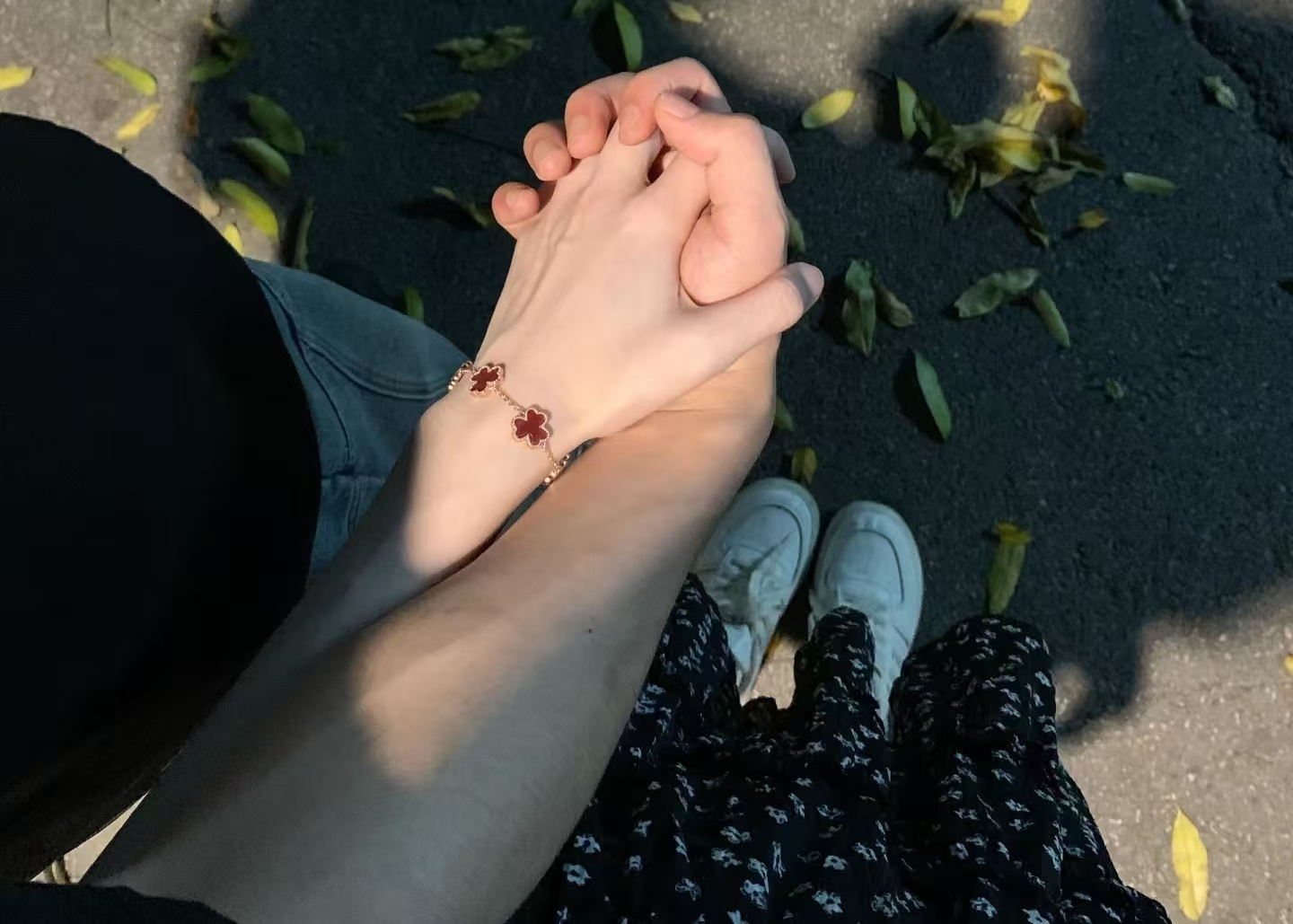 “月薪 3 千别碰婚姻”？争议背后，没人想谈钱，却绕不开日子的难