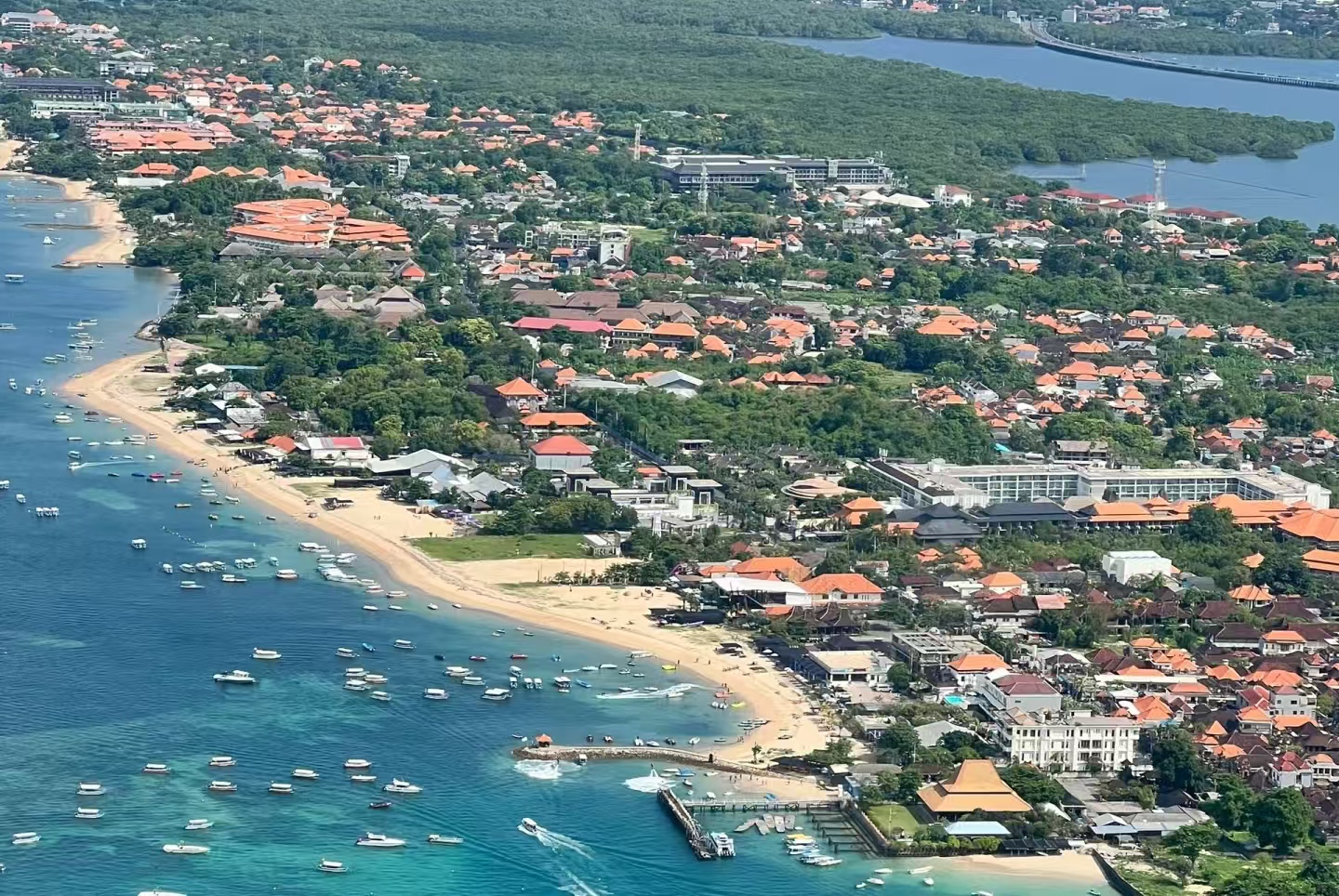 巴厘岛滤镜碎了！朋友圈里的天堂，现实中的 “贫民窟”？