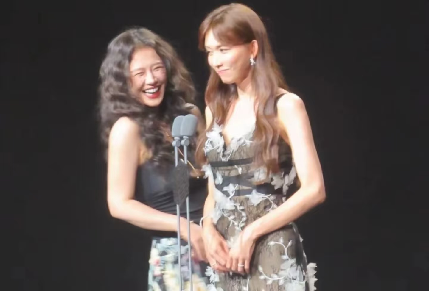 马思纯自曝与林志玲同台自卑：被胖瘦绑架的日子，她终于活成自己的光