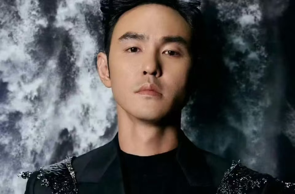 22 岁混血千金恋上 43 岁阮经天？韩名校在读、家世优渥，两人异地恋细节太好磕