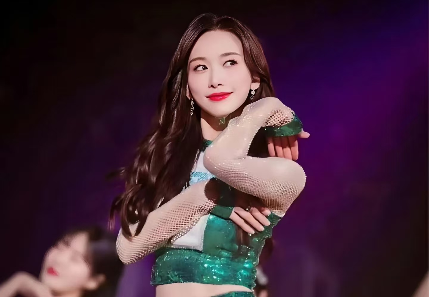 51岁林志玲穿啦啦队服跳《Oh!》炸场！冻龄状态引全网热议