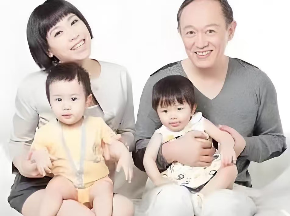 金士杰：曾为角色熬通宵，近 60 岁得龙凤胎后，说 “陪娃长大比演戏更重要”