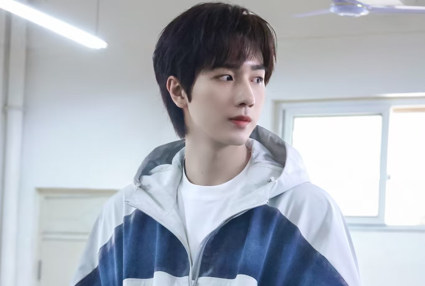 李宏毅的十年渡劫：15 岁签的合约，要让 25 岁的他用半生偿还？