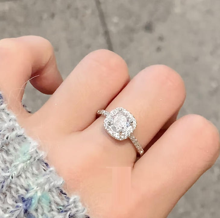 胖东来的“小方糖戒指”又出圈了