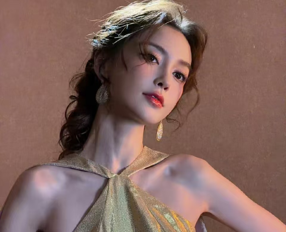久违了红毯女王！Angelababy 时隔 2 年回归，芭莎夜压轴惊艳全场
