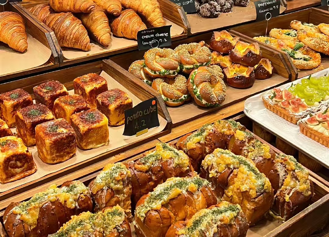 面包也搞 “轻奢”？“15 元上限论” 爆上热搜，二三十元的定价真合理吗？