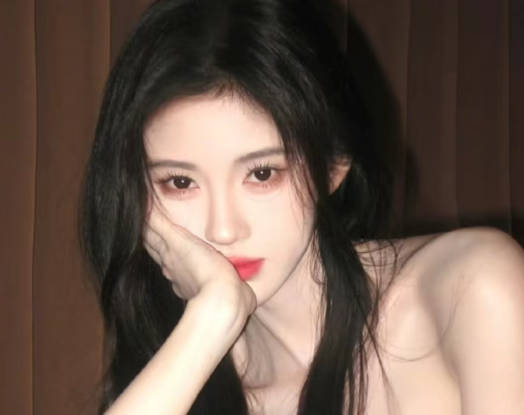 鞠婧祎 1.39 亿收入大战丝芭！签名伪造、分成克扣，这场撕破脸的罗生门谁在说谎？