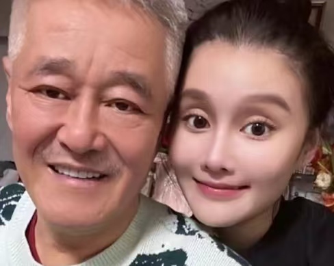 赵本山女儿拼疯了！剖腹产生完 1 年冲二胎，盼龙凤胎，带娃直播捐 370 万超圈粉