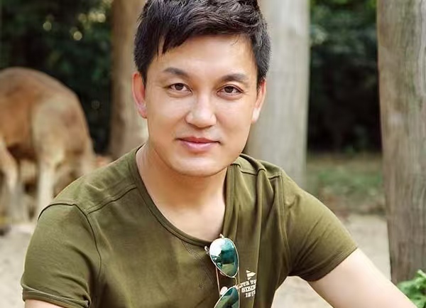 李锐被女儿同学嘲“过气主持”，教科书式回应暖哭网友