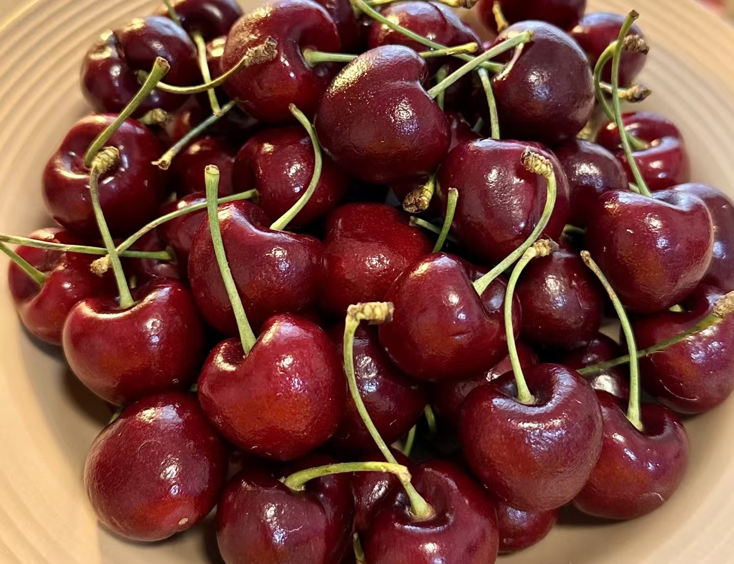 “顶流水果”30天狂降百元！车厘子自由终于来了？