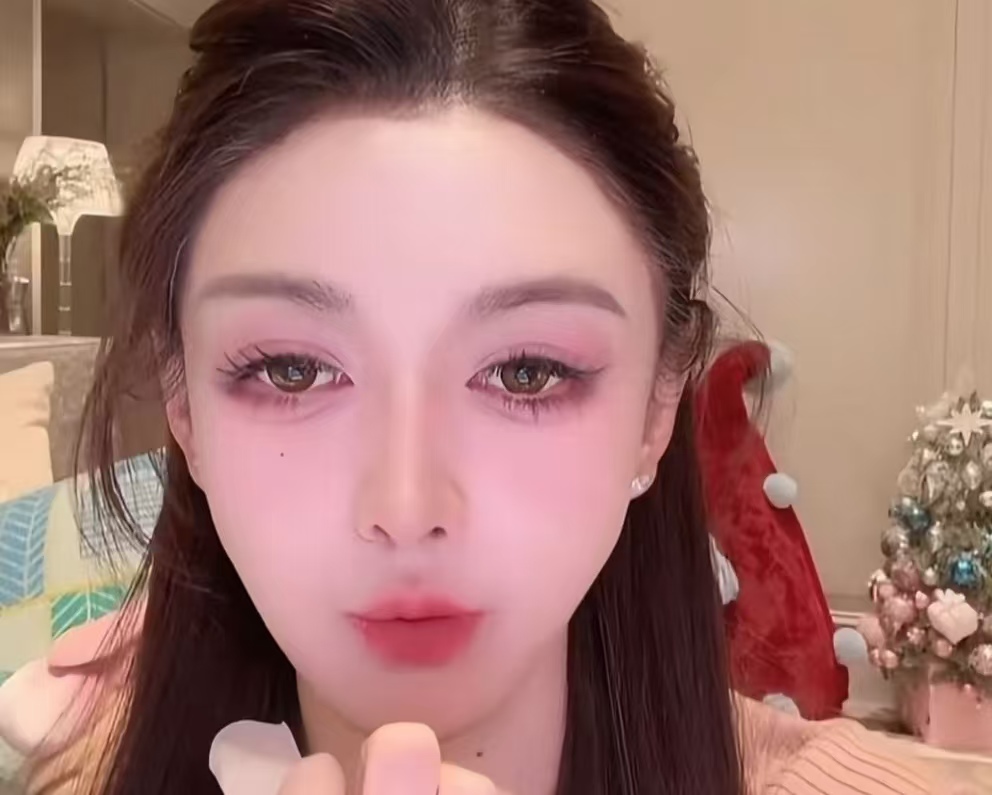 叶珂自曝辣条续命 1 个月，体重狂涨 15 斤，网友：辣条背全锅？