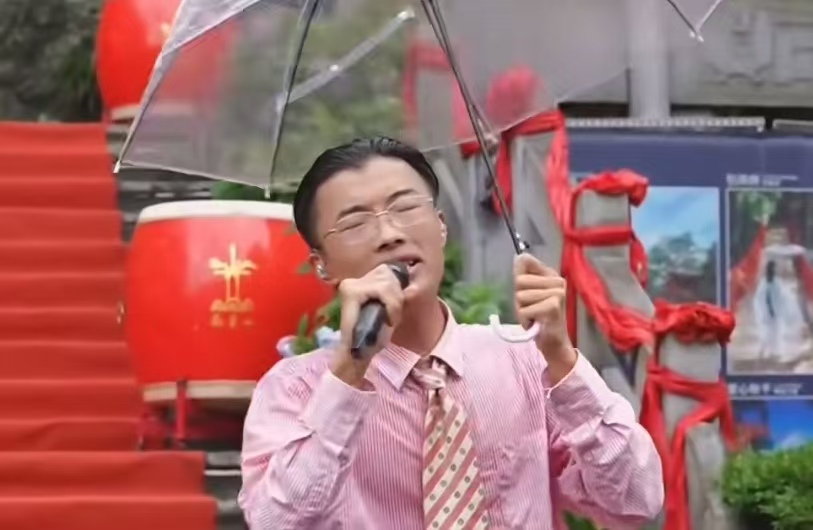 千万网红郭有才求婚落泪，7 年烧烤摊陪伴太好哭，16 日菏泽婚礼官宣