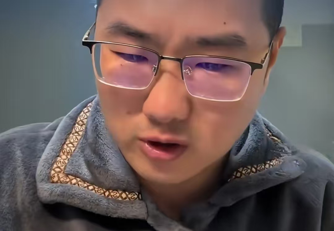 作文里的双向治愈：孤女被姨父接往深圳，文字里藏满温暖与心安