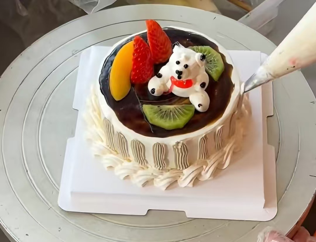 没有网红套路，只靠 6 元定价！这家乡村蛋糕房凭啥火出圈？