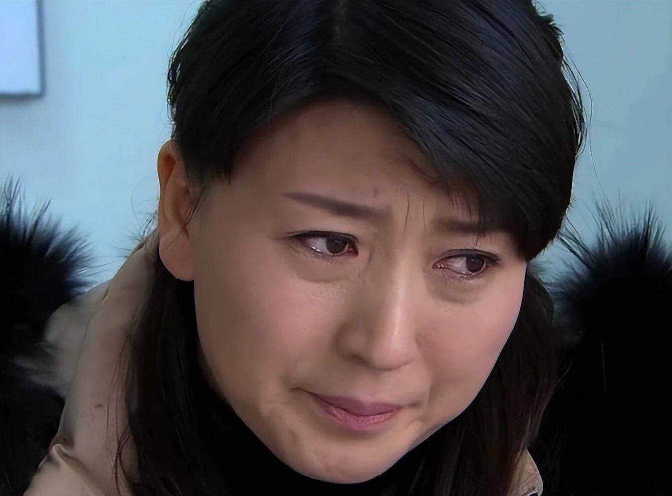 闫学晶直播翻车：几十万年收入难维持，北京生活至少要百八十万？