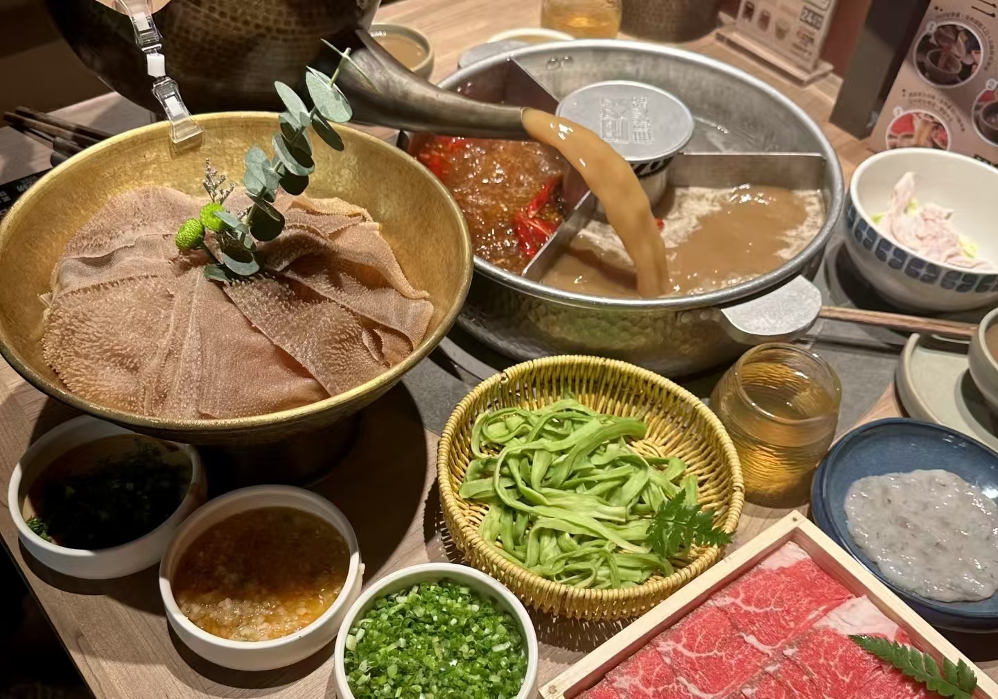 雪中送炭！巴奴 100 万定向捐助嫣然医院，为唇腭裂患儿筑希望