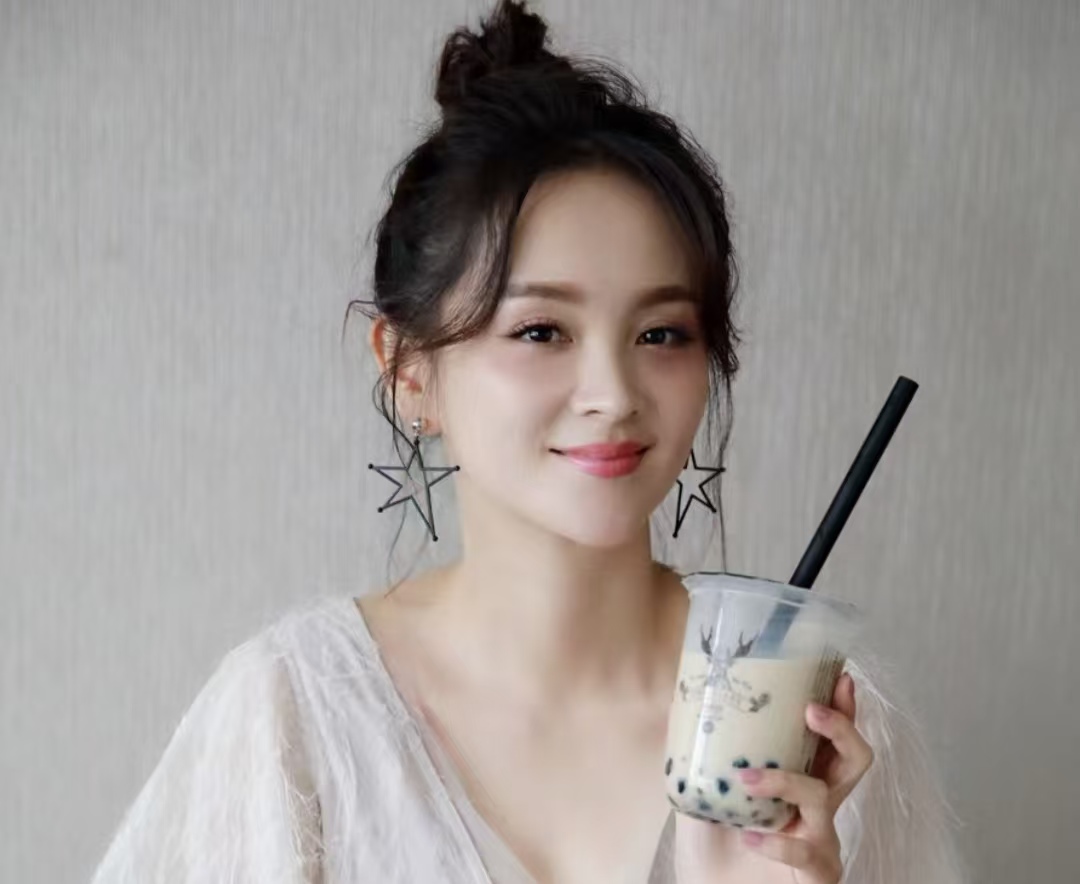 邓莎长文致谢又决绝，是真觉醒还是刻意切割？