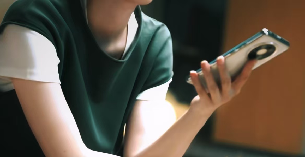 越歇越累？警惕这 4 种 “伪休息”，正在悄悄耗空你的气血