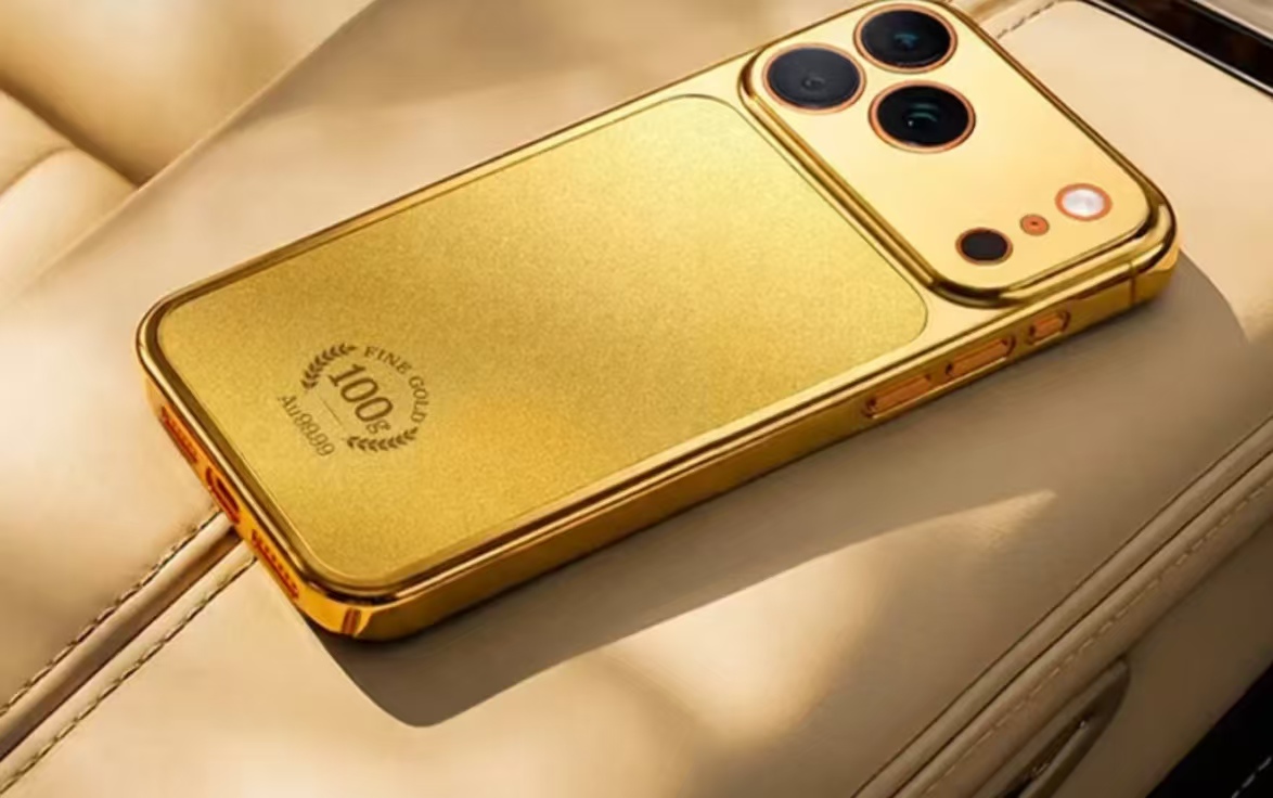 万元黄金手机壳爆火京东：是保值神器还是智商税？