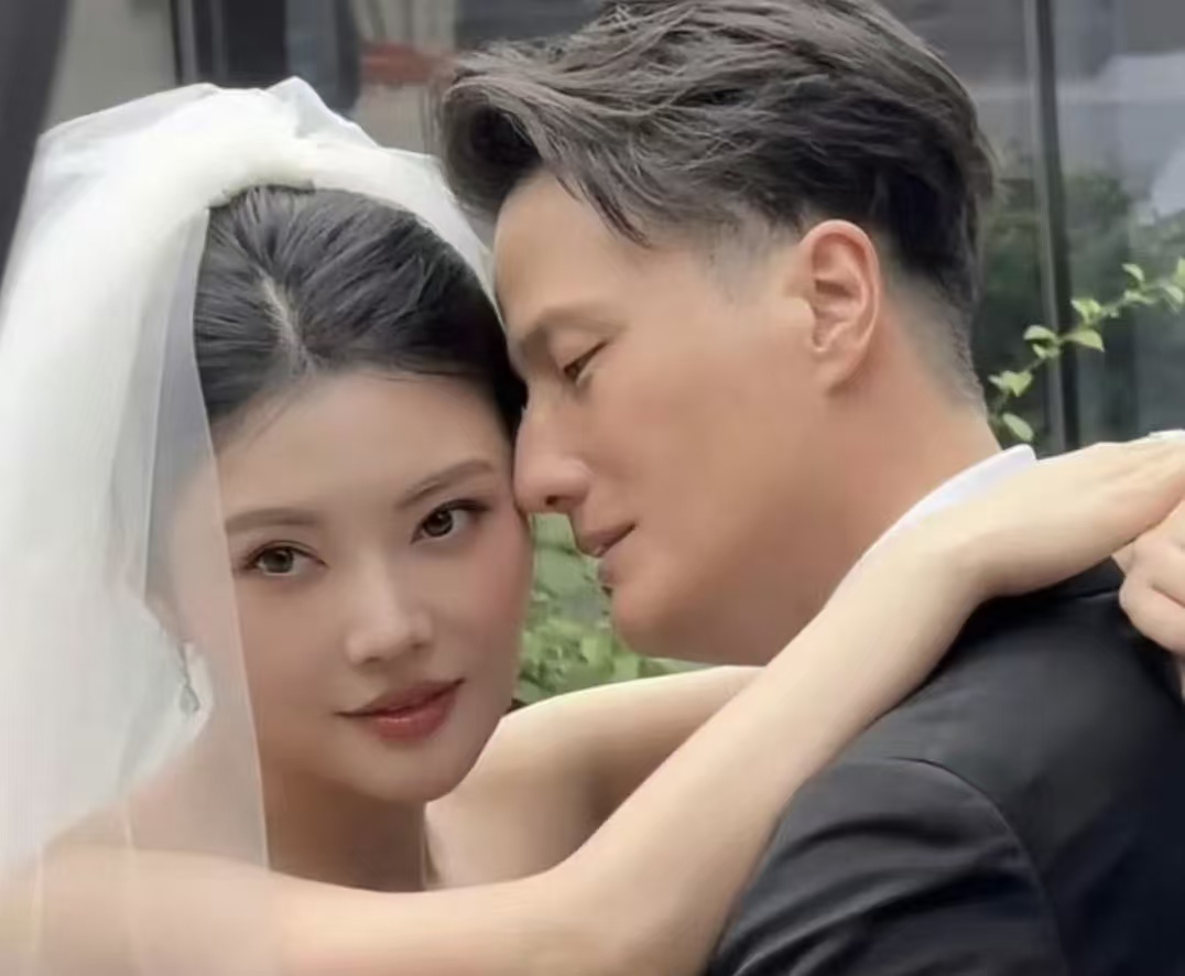 徐冬冬尹子维婚礼突发延期！近亲病重优先陪伴，九年情路藏温情