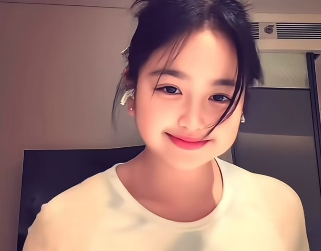 基因赢麻了？饺子撞脸吴映洁，从包贝尔翻版变甜妹代餐！