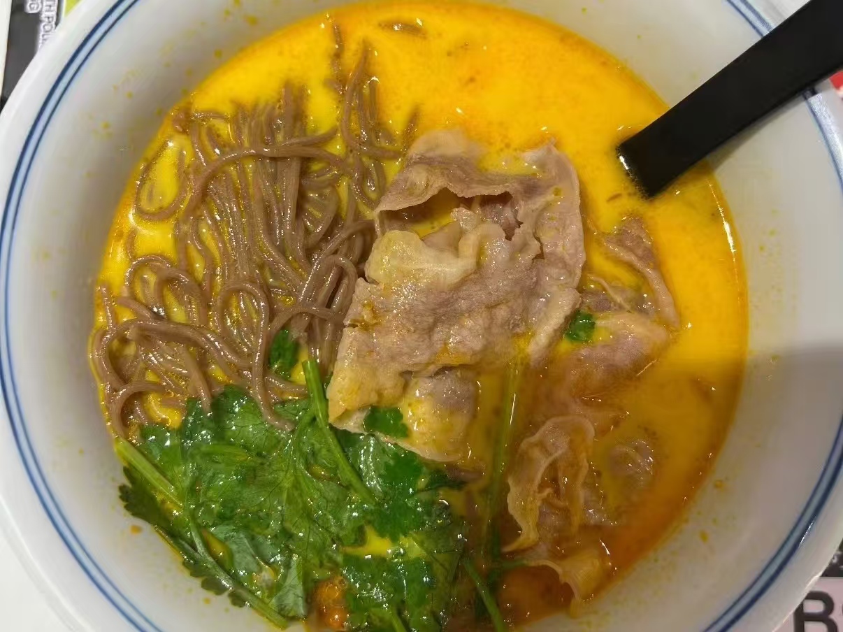 花29元吃“拆包面”？和府捞面否认预制菜，消费者：后厨塑料袋比面还多