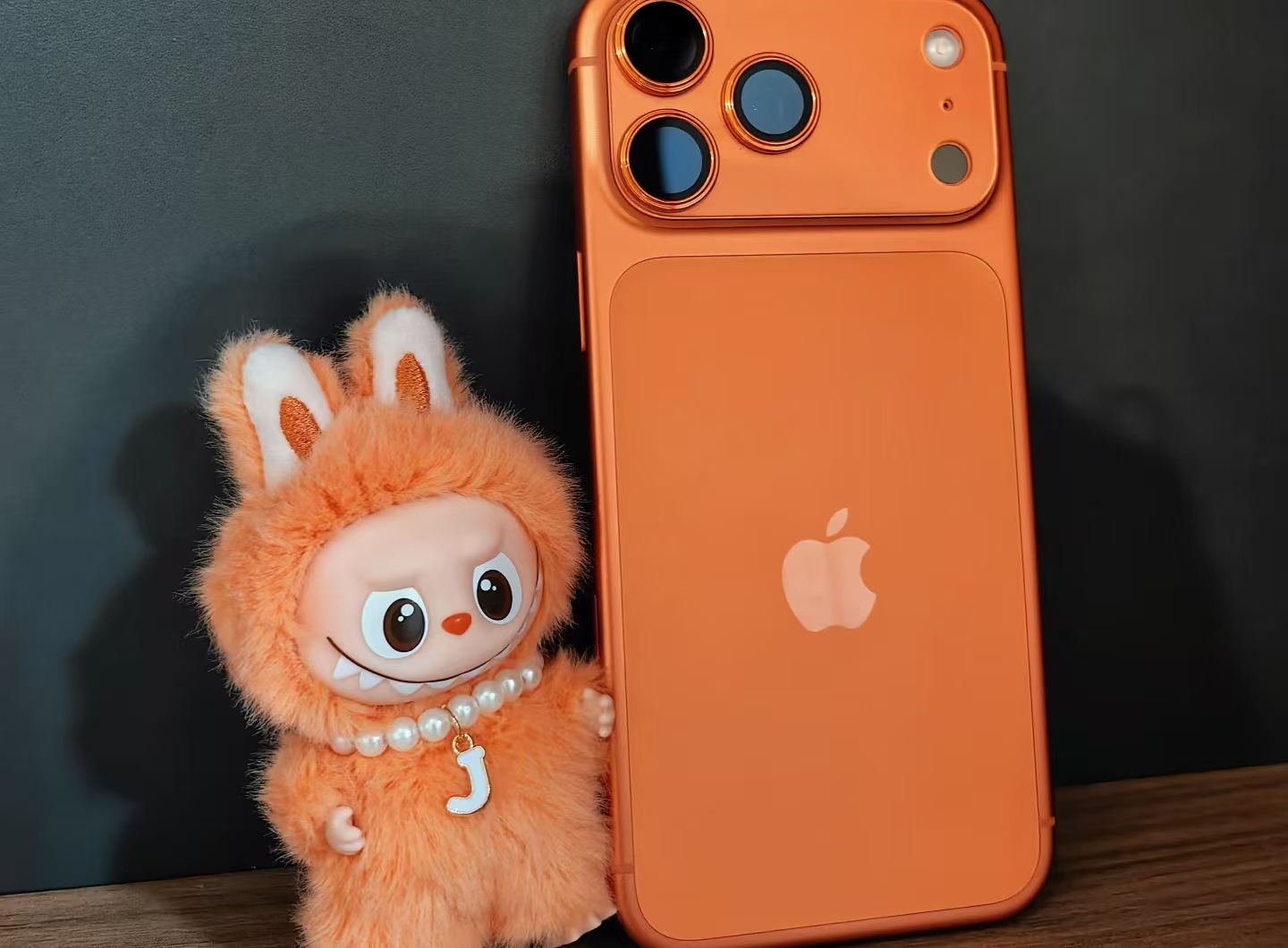 拒绝贸然跨界！泡泡玛特弃研手机选联名，潮玩 IP 要进军手机圈？