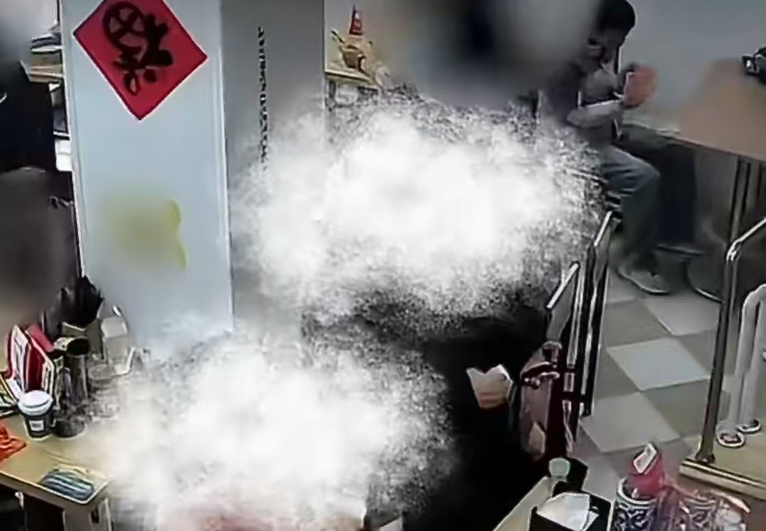 19 元点两碗汤，为何让老板无奈叹气，顾客怒怼 “没格局”？