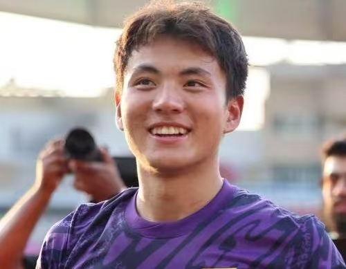 传奇低头！切赫追要李昊签名手套，中国小将凭实力圈粉门神