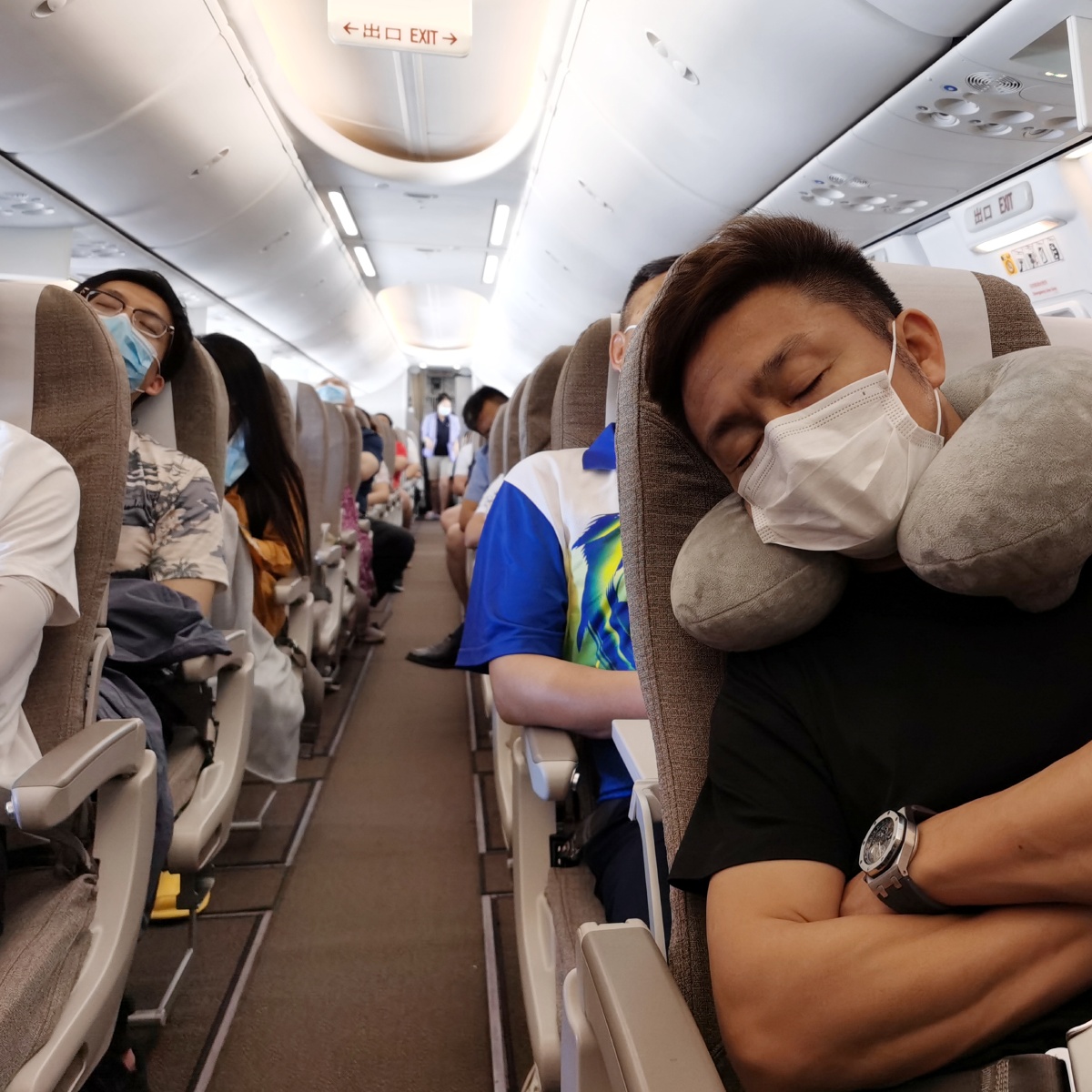 为什么一坐高铁就犯困？旅客实测二氧化碳浓度偏高，12306称不适可自备吸氧装置