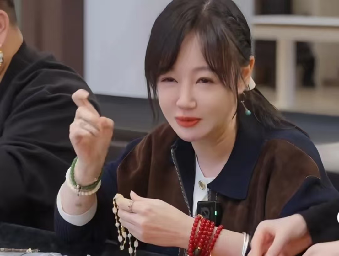 薛佳凝攒金13年！300多一克买2公斤，如今1700元/克，净赚几百万