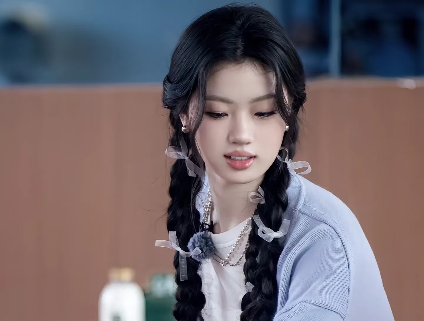 依纯太敢说！拒《歌手 2024》只因没备好歌，回应 “乐坛老来得女” 清醒发言圈粉