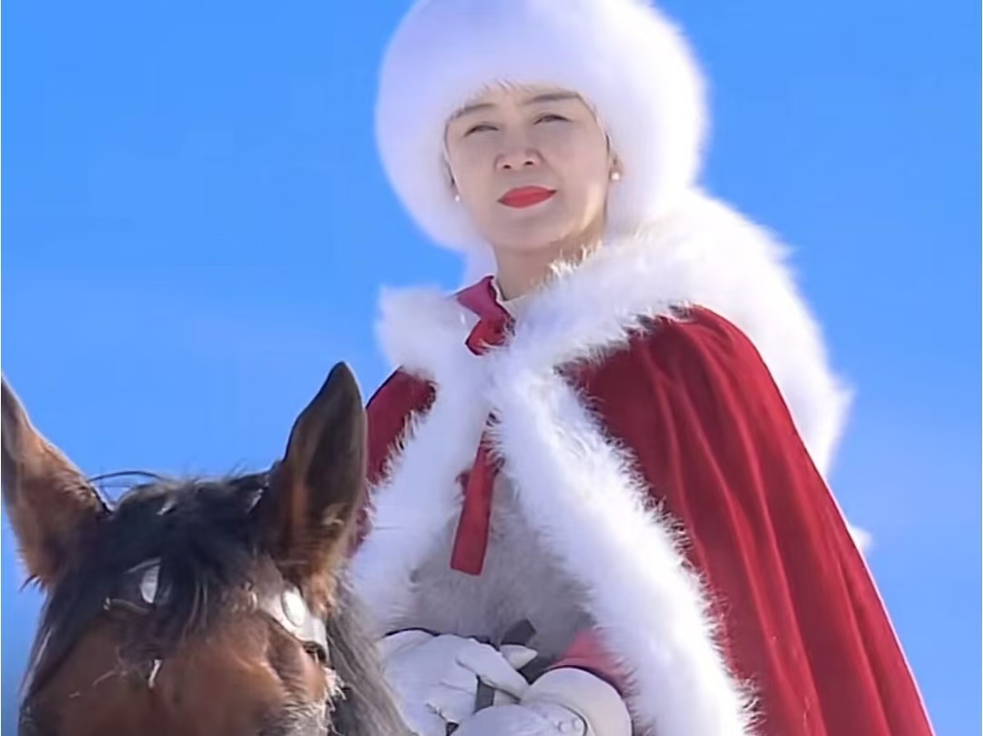 47 岁定格热爱！贺娇龙用一生为新疆好物 “带货”