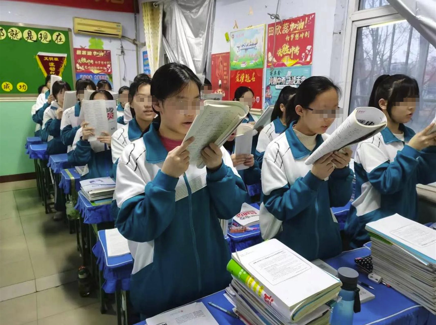 江苏多地中小学调整作息：延迟到校、取消早读