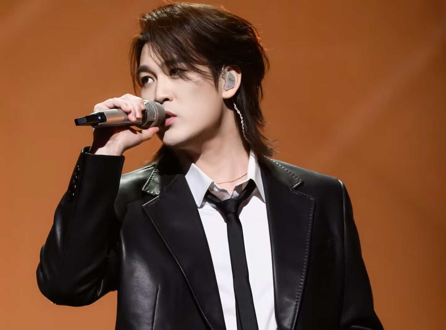 太圈粉！刘凤瑶欢子《有歌》遭评委犀利批评，不硬刚靠实力+幽默逆风翻盘