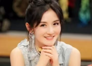 谢娜怒发68个感叹号护女,张杰援法发声,儿童隐私引全网热议