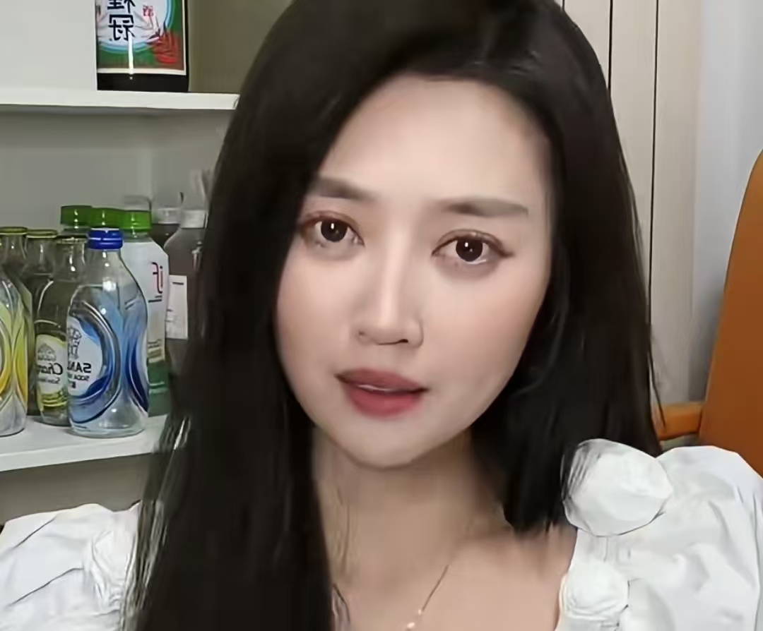 片酬4万扣完所剩无几！崔菁格官宣退圈，揭开影视圈不为人知的真相