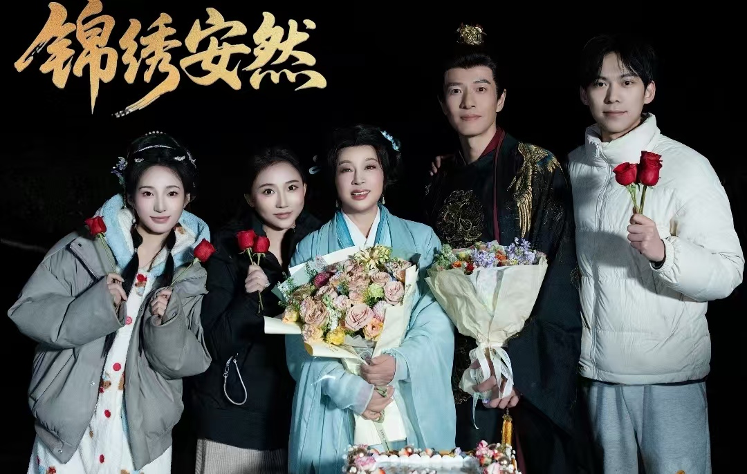 点赞“搭戏是工伤”引众怒！顾言修被批职业素养堪忧，刘晓庆从容回应