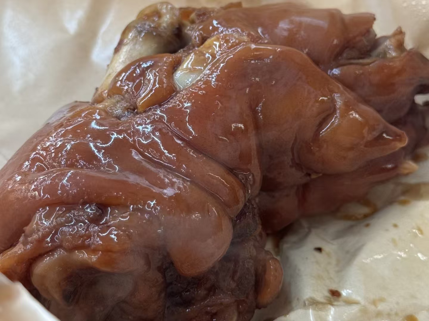 27万摊位费不白花！淮阳麻辣猪蹄摊主5天快回本，游客排队抢着买