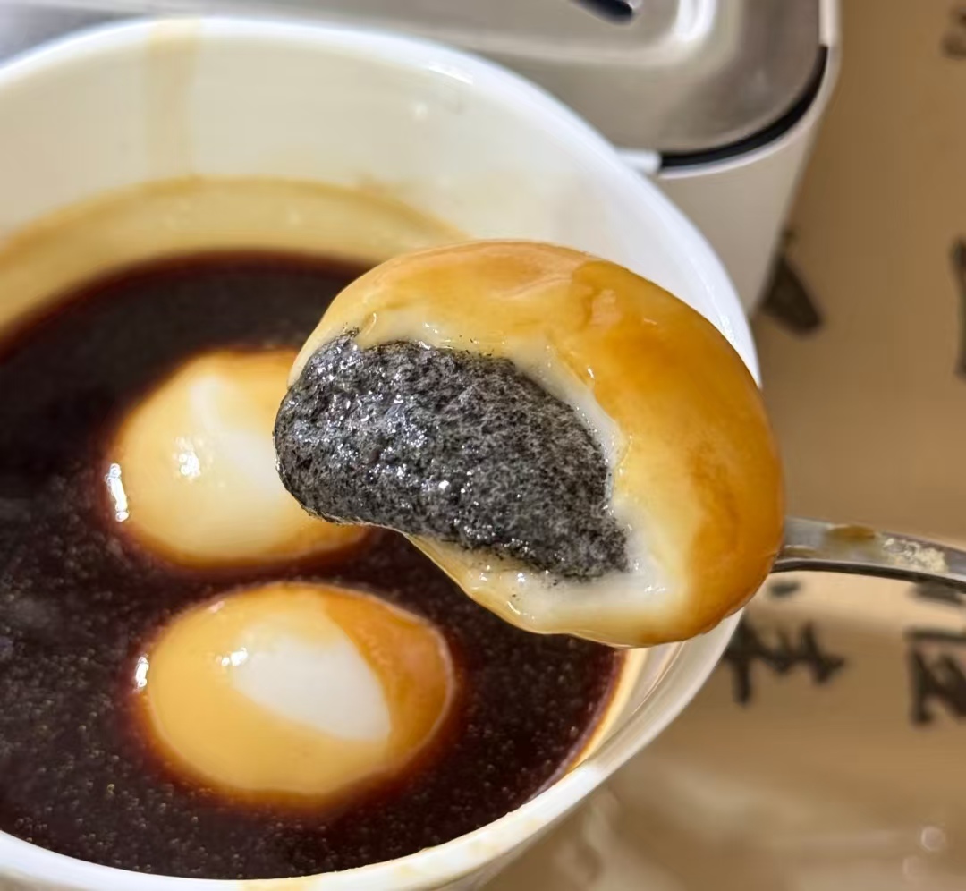 炸锅!咖啡店卖30元咖啡汤圆,网友怒喊智商税,老板霸气回应