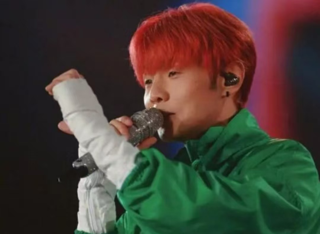 避重就轻？单依纯道歉仍不回应核心，李荣浩怒怼：你凭什么唱我的歌