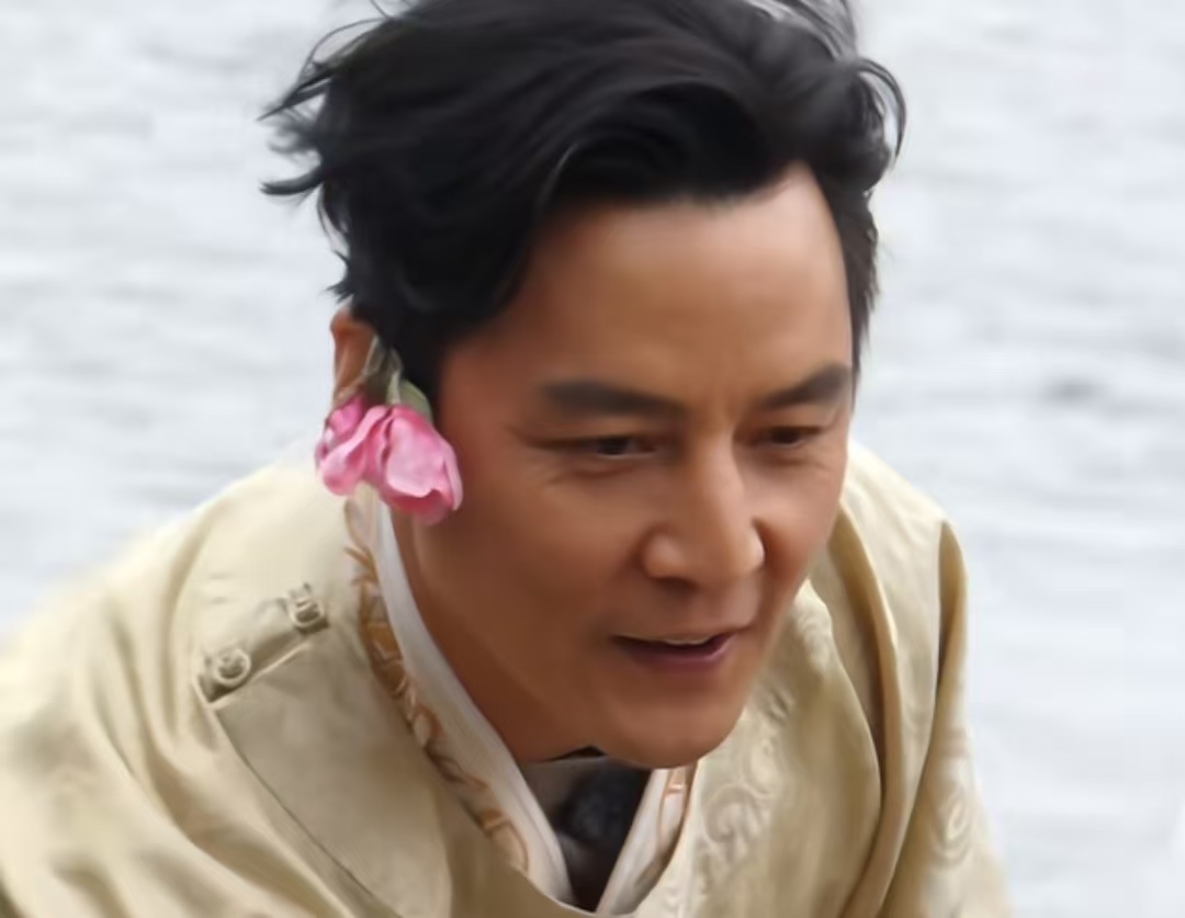 爷青回！吴彦祖时隔9年回归综艺，新身份太惊喜