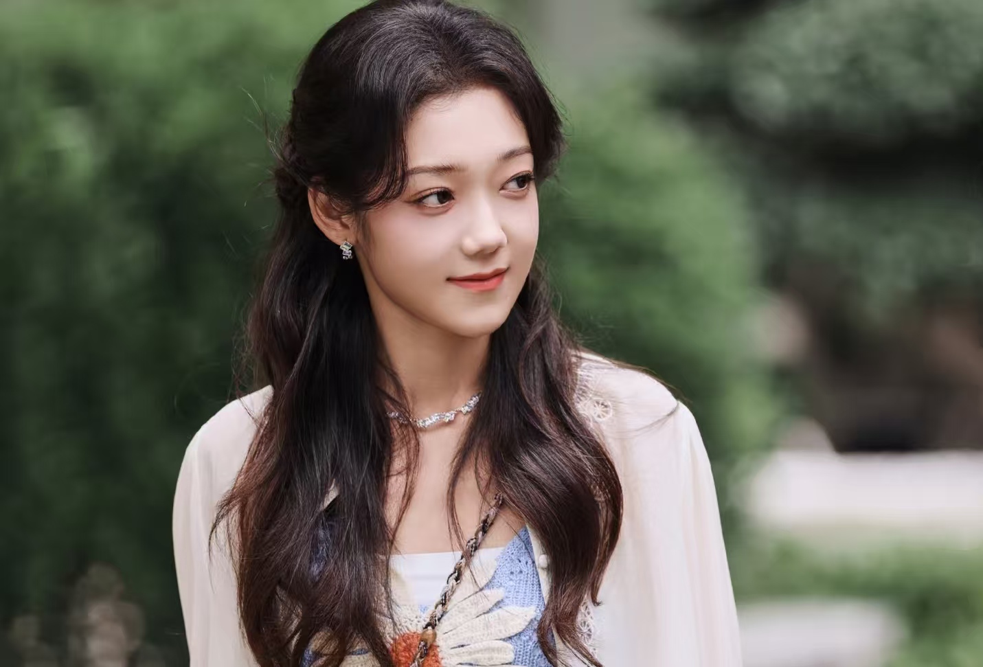 读伯克利七年没毕业？希林娜依高综艺高情商回应，直言要“双向镀金”