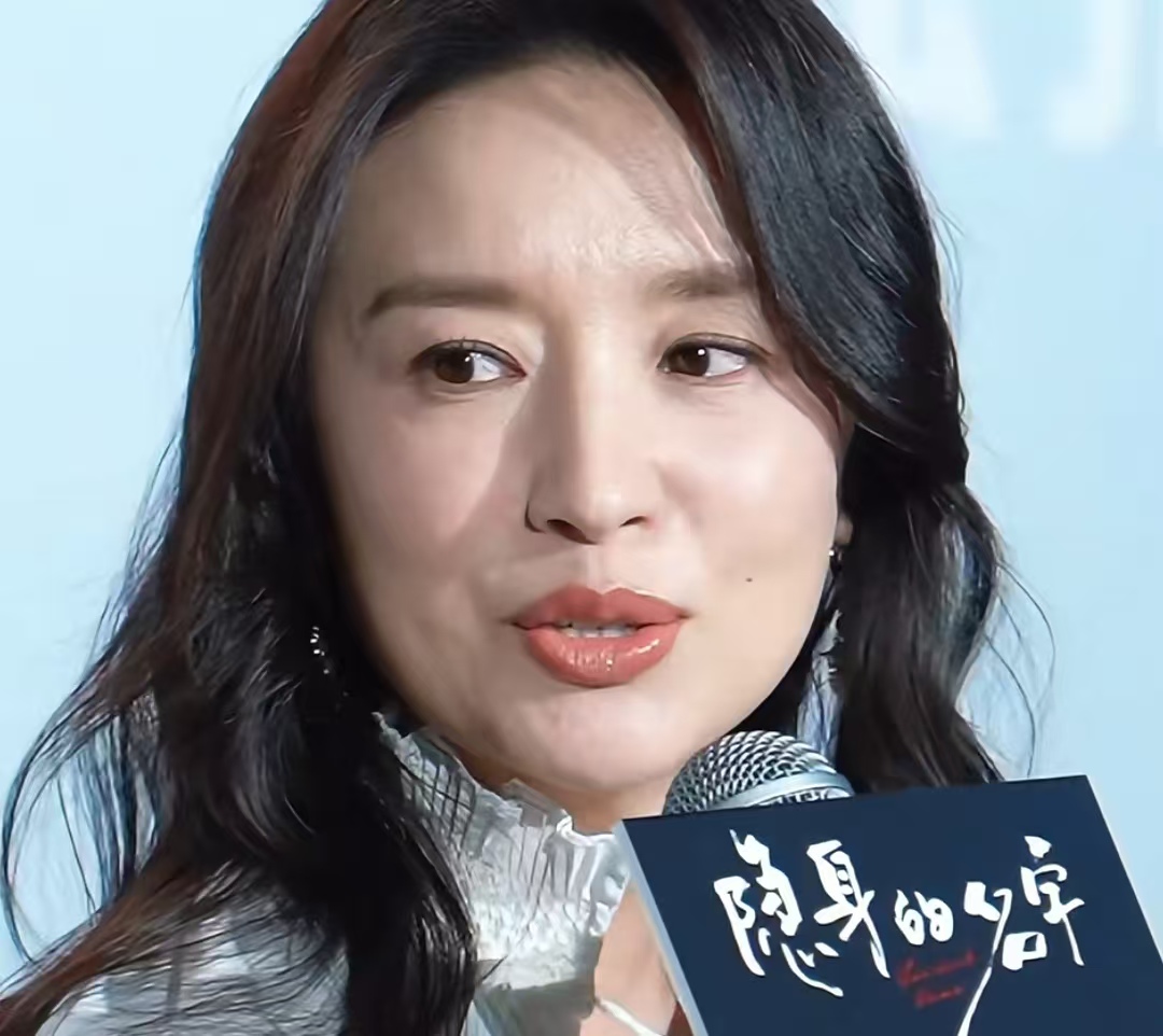 董洁大方谈牙齿调整：没做烤瓷牙，只因牙根出问题