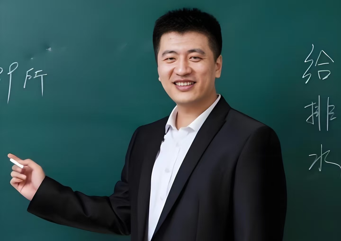 青春的引路人陨落了！张雪峰猝然离世，留下万千家长与学子痛哭