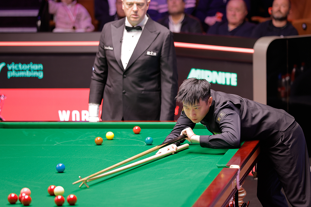 2026斯诺克世锦赛首轮进程更新：种子选手集体晋级，多场仍在进行